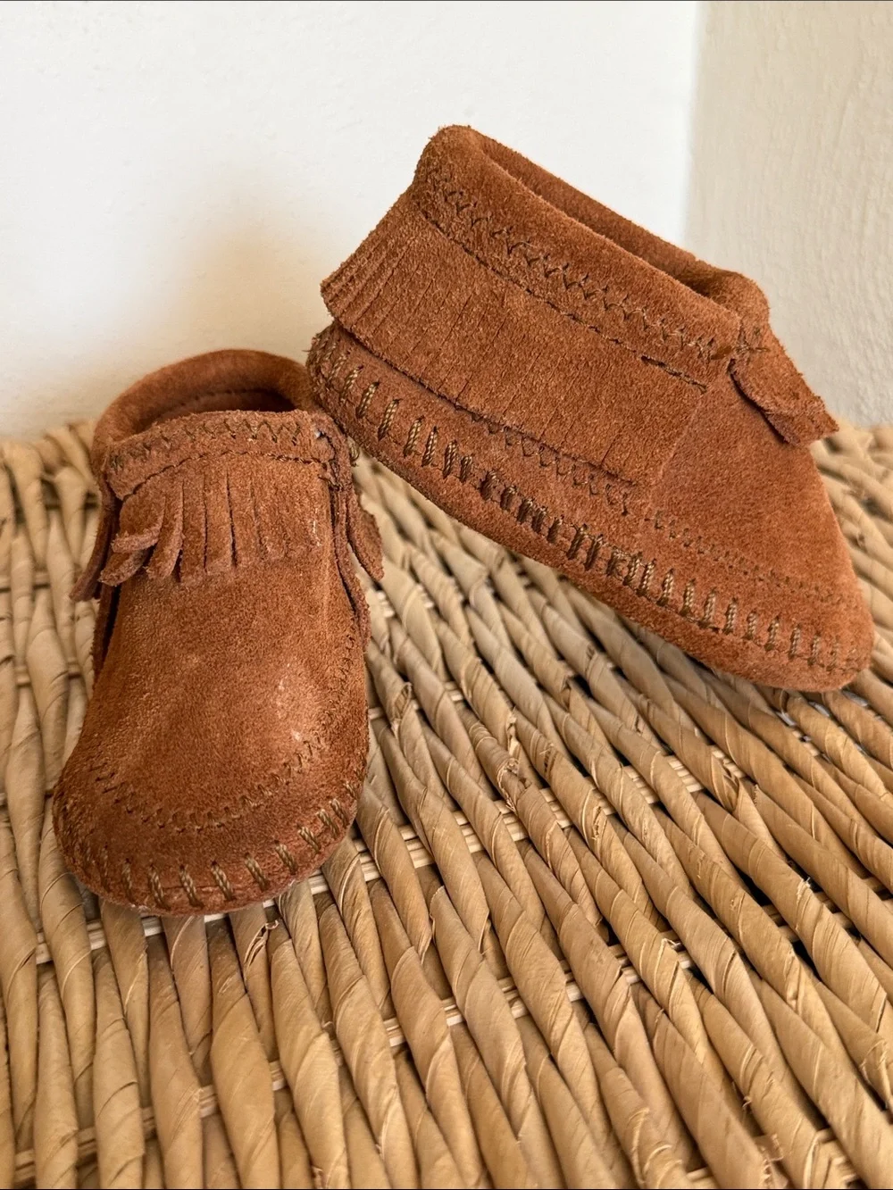 Minnetonka Brown Suede Fringe Moccasin Booties